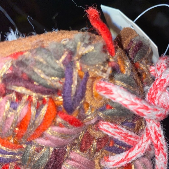 NWT Mad Love Women's Bootie Slippers
Fuzzy Yarn Knit Jewel Tones - Picture 14 of 16